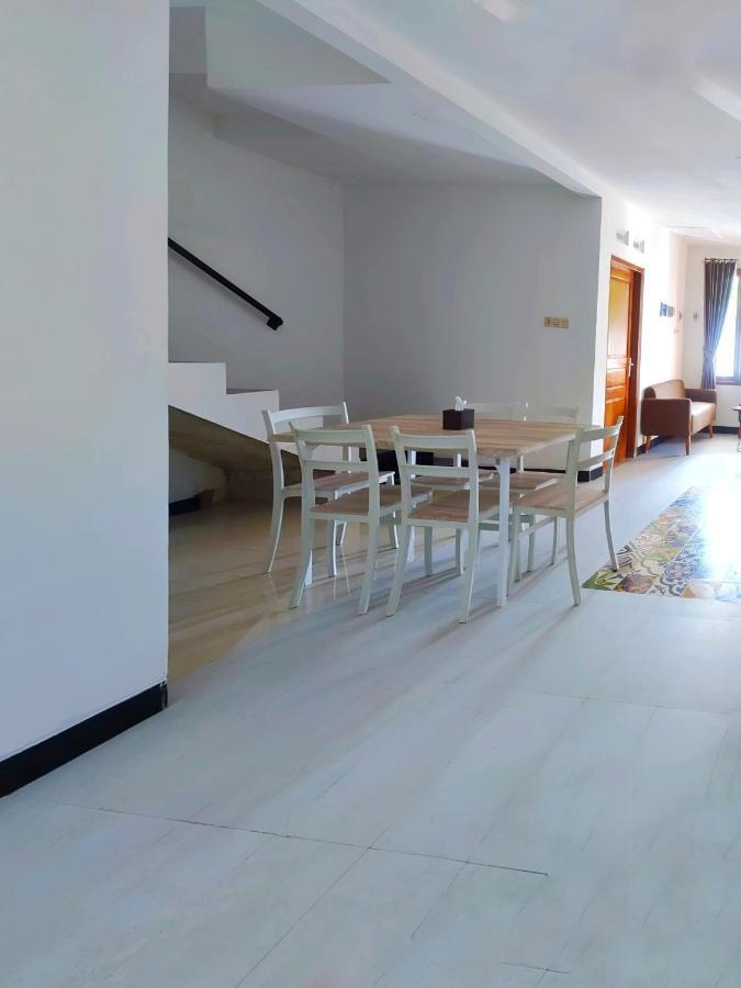Homestay Omah Putih Бантул Екстер'єр фото